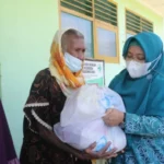 PKK Kendari Salurkan Bantuan ke Masyarakat Lapulu