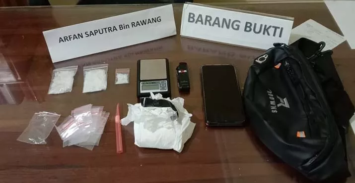 Polda Sultra Bekuk Pemuda Pengedar Narkotika di Poasia