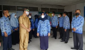 sidak sekda Hari Pertama Berkantor, Sekda Kota Kendari Sidak OPD