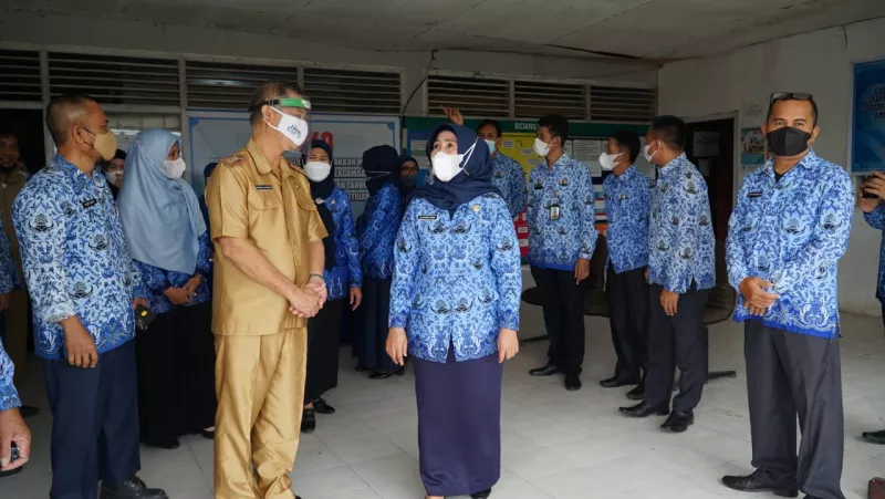 Hari Pertama Berkantor, Sekda Kota Kendari Sidak OPD