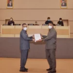 Wali Kota Serahkan Hasil Audit Laporan Keuangan pada DPRD Kota Kendari