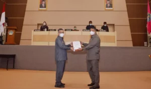 20210622_093222 Wali Kota Serahkan Hasil Audit Laporan Keuangan pada DPRD Kota Kendari