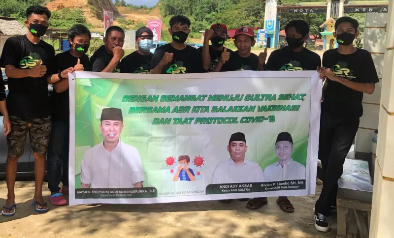 Milenial ASR Berbagi Masker dan Kampanyekan Vaksinasi