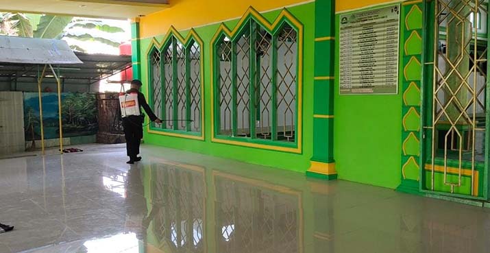 Operasi Gabungan TNI- Polri Semprot Puluhan Rumah Ibadah di Kota Kendari
