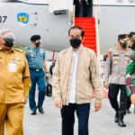 Gunakan Pesawat TNI AU, Jokowi Tiba di Kendari