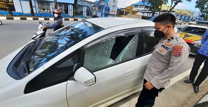 Pecahkan Kaca, Barang di Mobil Habis Digondol Maling