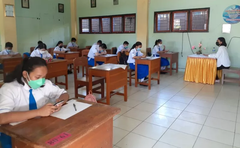 SMP Frater Laksanakan Ujian Semester Secara Offline