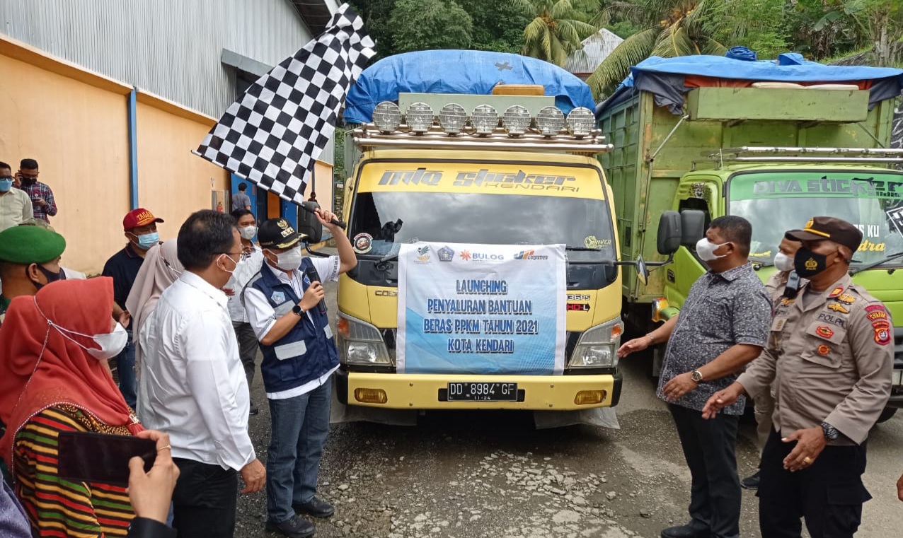 Wali Kota Kendari Launching Penyaluran Bantuan Beras PPKM Tahun 2021