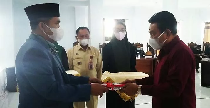 Pemkab Butur, Serahkan Raperda RPJM Tahun 2021-2026 ke DPRD