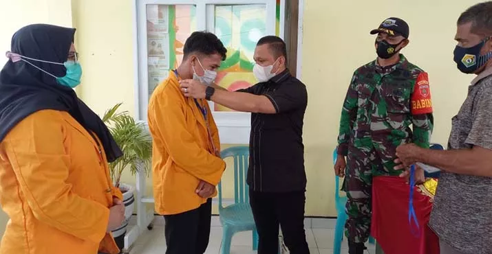 Pj Kades Banu-banua Jaya, Ajak Mahasiswa KKN Dukung Penerapan PPKM