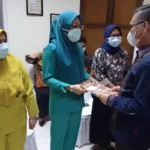 Wali Kota Serahkan Insentif Nakes di Kota Kendari