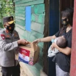 Kapolda Sultra Salurkan Bantuan ke Masyarakat