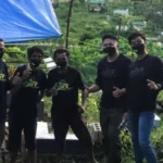 20210811_193759 Sambut HUT RI, ASR Kendari Sambangi TPU & Beri Insentif ke Penggali Makam