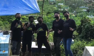 Sambut HUT RI, ASR Kendari Sambangi TPU & Beri Insentif ke Penggali Makam