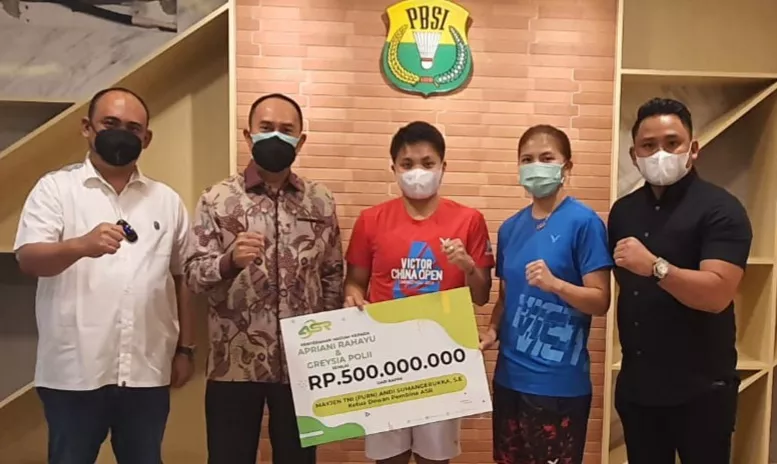 Andi Sumangerukka Berikan Bonus 500 Juta Buat Apriyani dan Gresia Polii