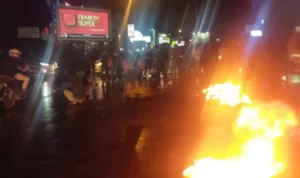 Puluhan Mahasiswa Melakukan Unjuk Rasa Tolak Penangkapan Pemalsuan PCR