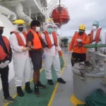 Warga Filipina Dievakuasi Basarnas Kendari akibat Cidera Dikapal Grace Barleria