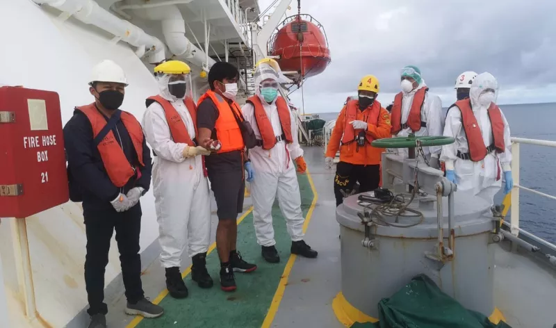 Warga Filipina Dievakuasi Basarnas Kendari akibat Cidera Dikapal Grace Barleria