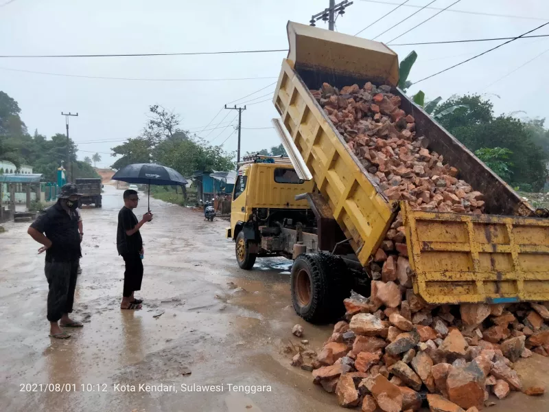 Aksan Bemahi Ruas Jalan Provinsi di Kassilampe