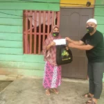 ASR Beri Bantuan Insentif Kepada Guru Honor Terdampak Pandemi di Konawe Selatan