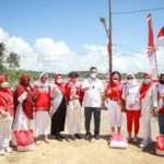 Wali Kota Kendari Salurkan Bantuan Sosial Bersama IKA FEB UHO