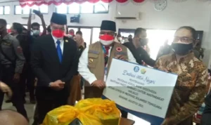 Gubernur Tinjau Lokasi Vaksinasi Kemerdekaan