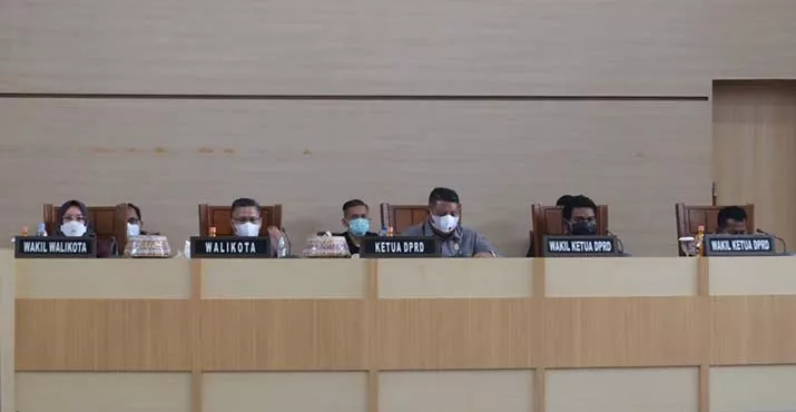 Tujuh Fraksi di DPRD Tanggali Tiga Raperda, Ini Jawaban Wali Kota