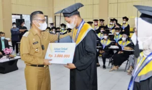 Wali Kota Berharap Alumni FEB UHO Bisa Terapkan Ilmunya
