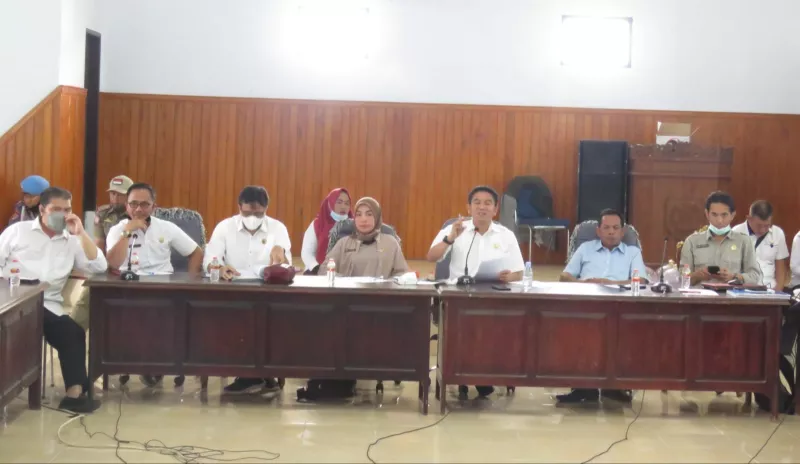 DPRD Konsel Gelar RDP Bahas Persoalan PT.KIC Dengan Masyarakat