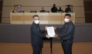 IMG-20210903-WA0051 Wali Kota Kendari Serahkan Raperda KUA PPAS APBD Tahun 2022