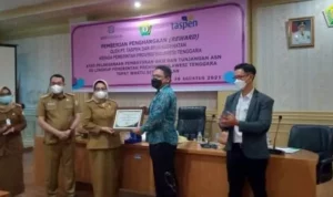 BPJS dan PT Taspen Berikan Penghargaan ke Pemprov Sultra
