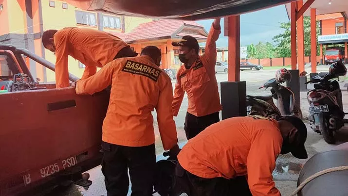 Kapal Tungboat Syukur 23 Bertabrakan dengan Longboat Nelayan