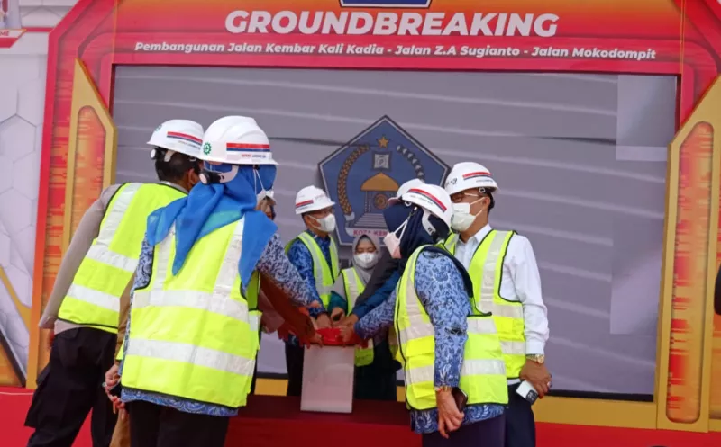 Pembangunan Jalan Kembar ZA Sugianto -H AE Agus Mokodompit Dimulai