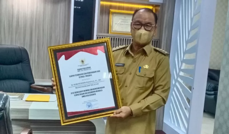 Bupati Konsel Raih Penghargaan dari Perpustakaa RI