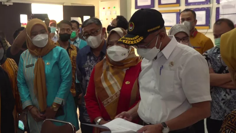 Menko PMK Muhadjir Effendy Sebut Vaksinasi Kota Kendari di atas Rata-rata