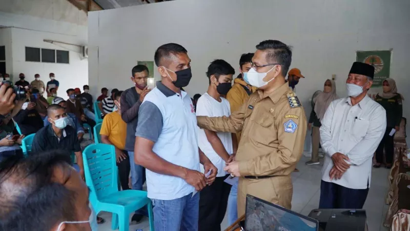 183 Petugas Kebersihan Dapat Bantuan Zakat dari Baznas