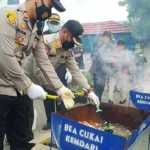Bea Cukai Memusnahkan Jutaan Batang Rokok dan Miras Ilegal