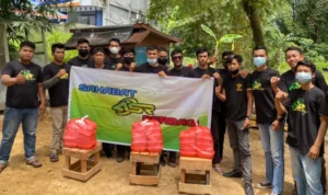 Pekerja Cuci Mobil Kumbohu Terima Bantuan dari ASR