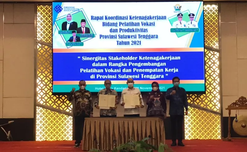 PT VDNI Bantu Peralatan Pelatihan ke BLK Kendari