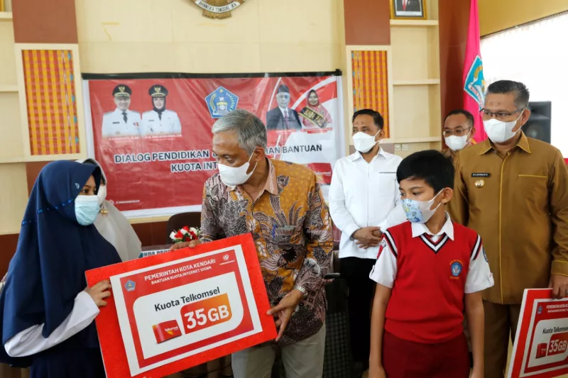 700 Siswa Dapat Bantuan Kouta Belajar dari Pemerintah Kota Kendari