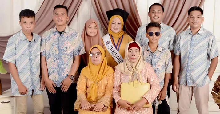 Kisah Siska Irawati Basirun Dari Ejekan Tetangga Hingga Menjadi Lulusan Terbaik UHO