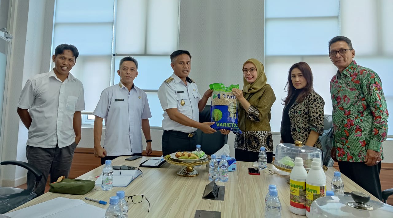 PT Tribhakti Nusantara Perkenalkan Padi M70D ke Pemkab Konsel