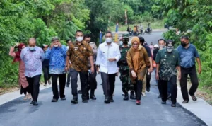 btn purirano Pemkot Aspal Jalan Menuju BTN Purirano