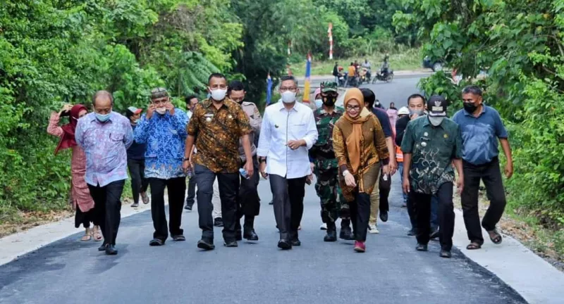Pemkot Aspal Jalan Menuju BTN Purirano