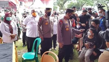 Kapolri Tinjau Vaksinasi Massal di Konsel