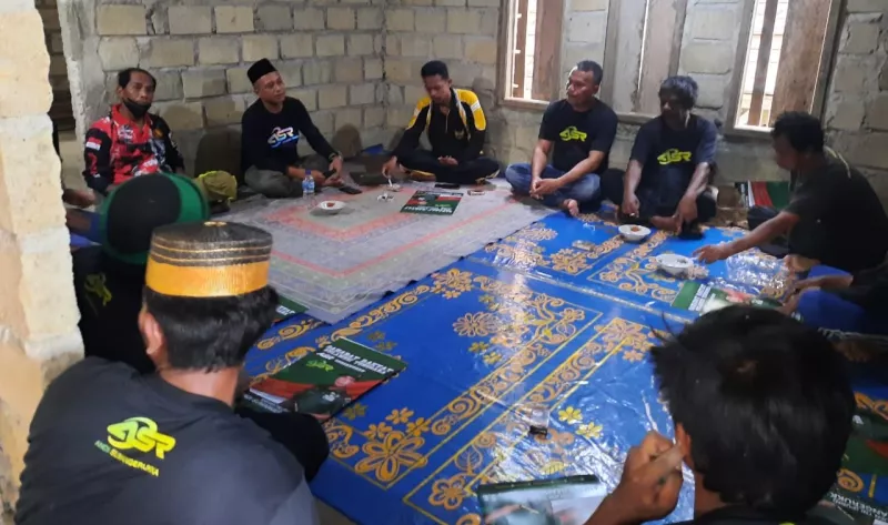 Laskar ASR Buton Sosialisasikan Andi Sumangerukka ke Petani Jagung