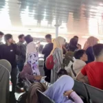 Jelang Idul Fitri 1443 H, Warga Padati Pelabuhan Ferry Amolengo