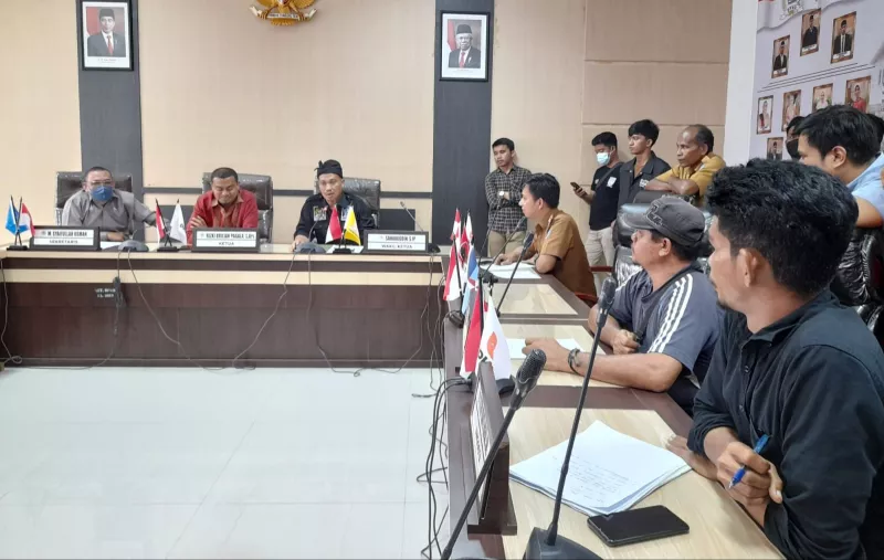 SPBU Diduga Main Curang, Persot datangi DPRD Kendari