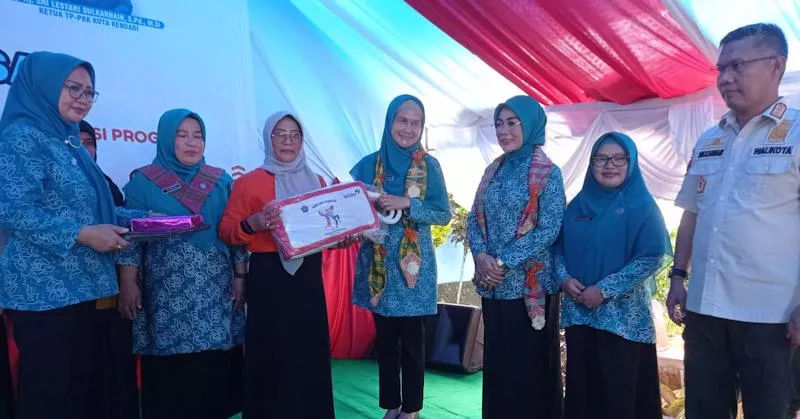 Tim PKK Pusat Cek Program Pokja II PKK Kota Kendari di Kelurahan Mokoau