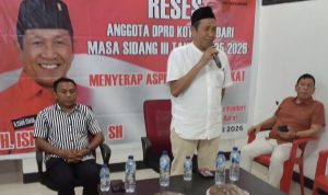 CREATOR: gd-jpeg v1.0 (using IJG JPEG v62), quality = 82? RESES - Reses anggota DPRD Kota Kendari Ishak Ismail di Kelurahan Kemaraya. FOTO : ISTIMEWA